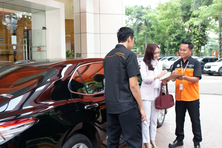 Hadapi Tantangan di...
