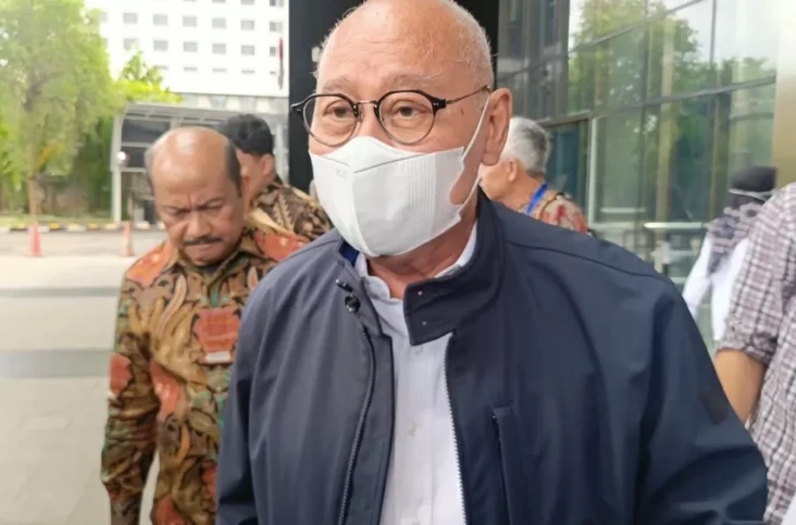 Djan Faridz Pakai Tongkat...