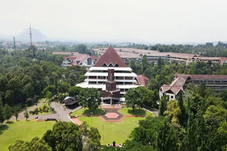 IPB Masuk 50 Besar Dunia...