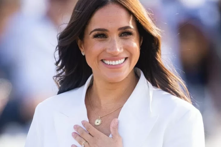 Meghan Markle Resmi...