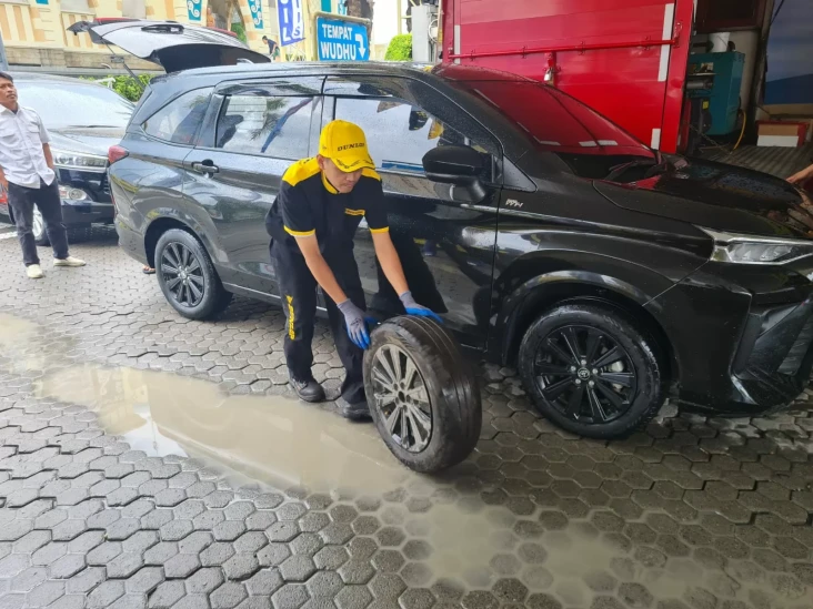 Dunlop Turun Tangan...