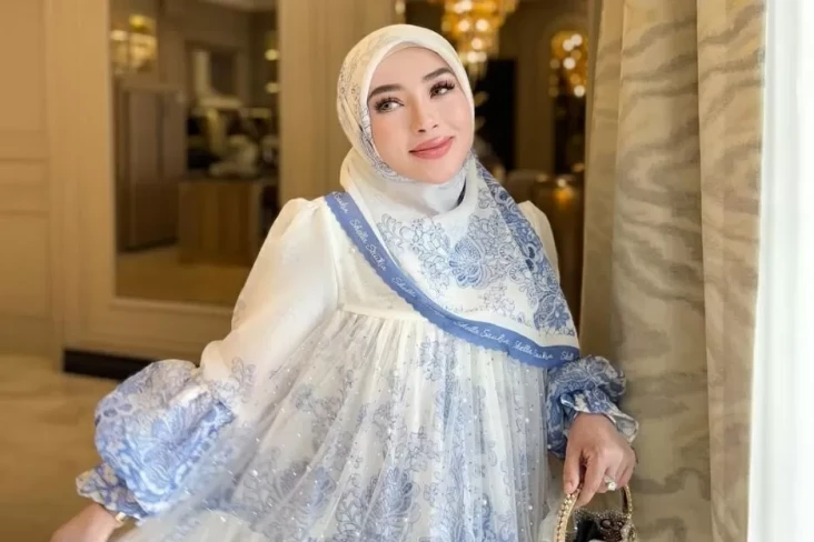 Profil Shella Saukia...