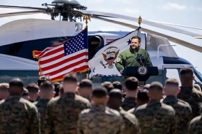 Kunjungi Pangkalan Militer,...