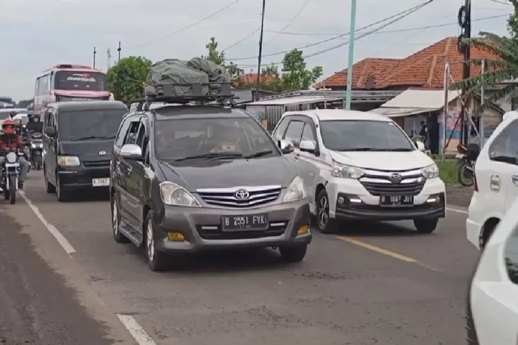 Antrean Kendaraan Pemudik...
