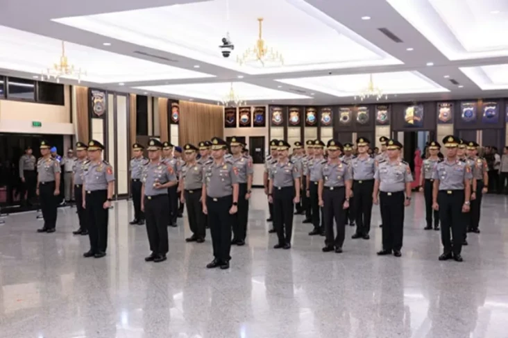 10 Pati Polri Naik Pangkat...