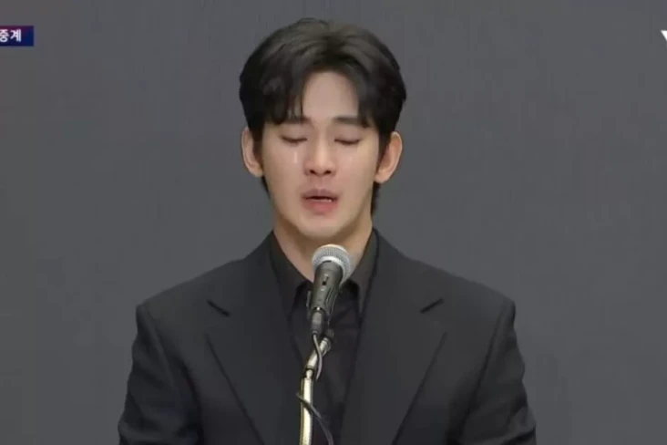Kim Soo Hyun Tepis Isu...