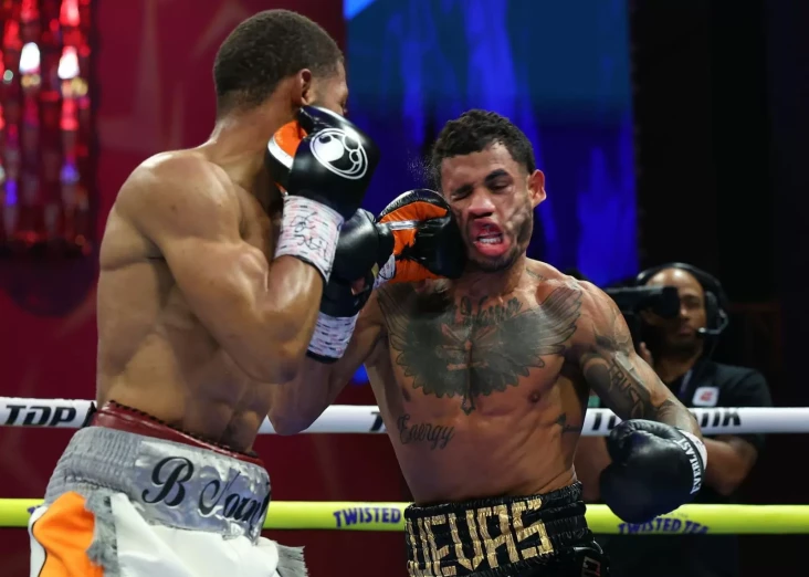 Brian Norman TKO Derrieck...