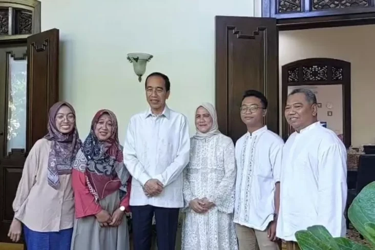 Jokowi Tak Gelar Open...