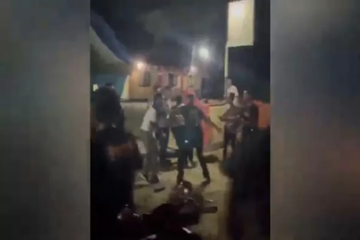Viral 3 Polisi Dikeroyok...