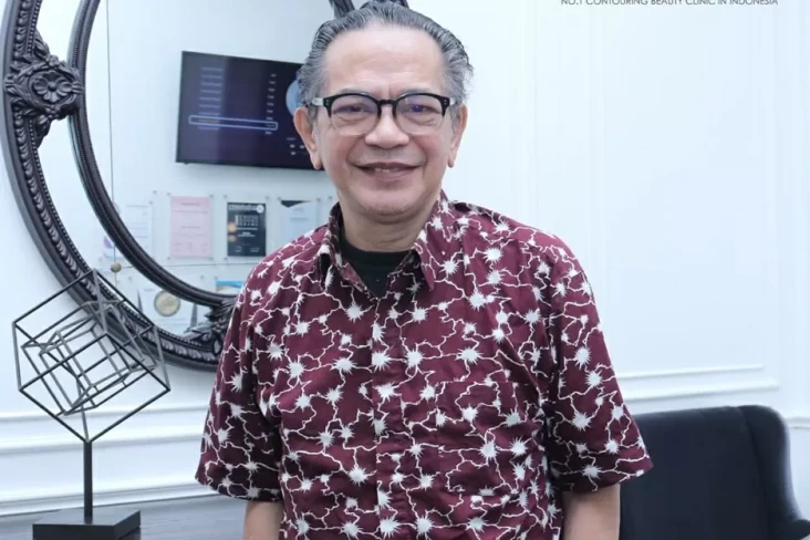 Dewi Yull Berduka Ray...