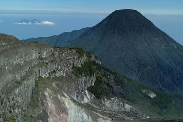 Pendakian ke Gunung...