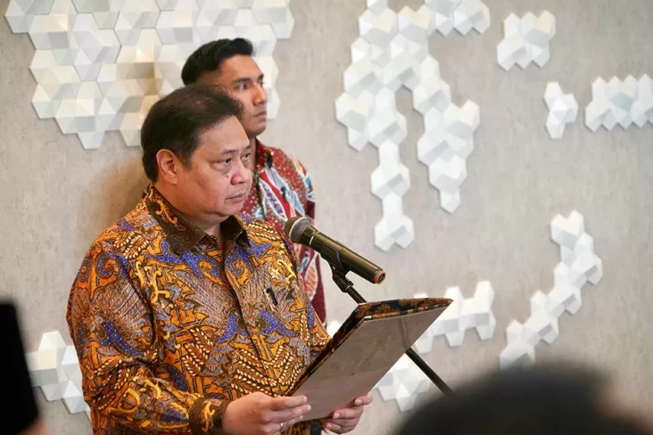 Kena Tarif Impor 32%,...