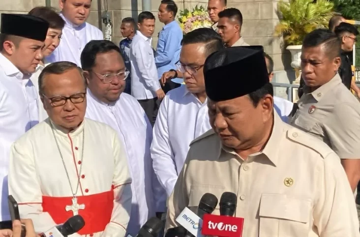 Prabowo Melayat Uskup...