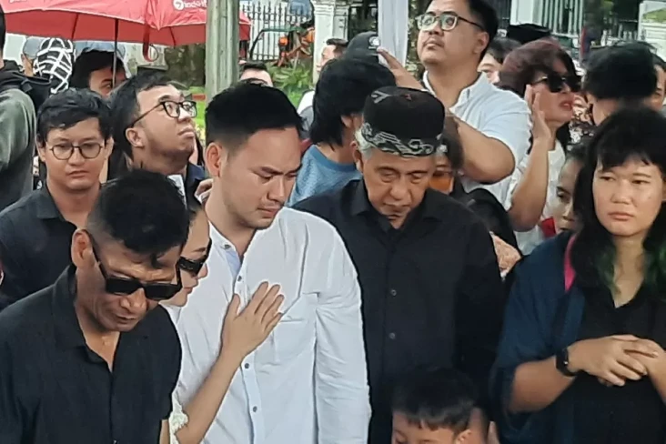 Pemakaman Ray Sahetapy...