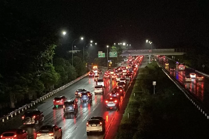 97.000 Kendaraan Melintas,...