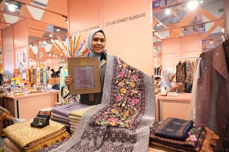Bersama BRI, Unici Songket...