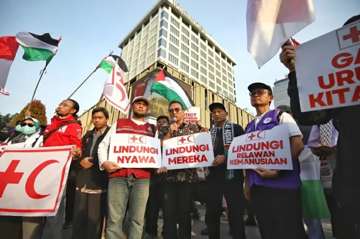 Lindungi Tenaga Kesehatan...