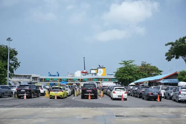Puncak Arus Balik, ASDP...