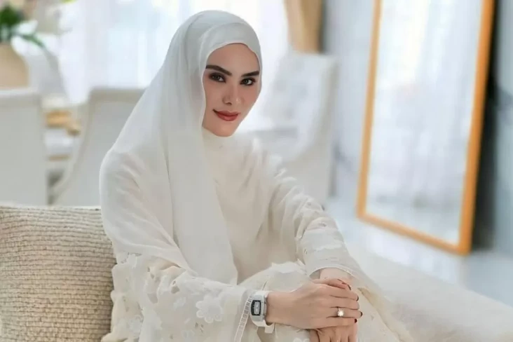 3 Artis Mualaf yang...