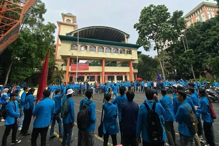 BEM UIN Jakarta Serukan...