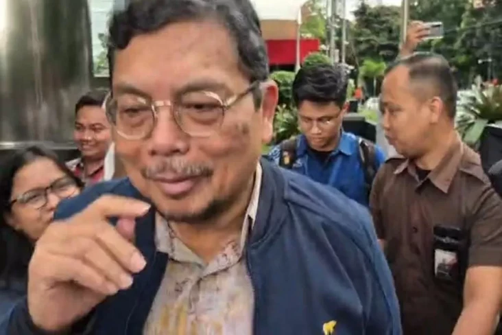 Usai Diperiksa KPK,...