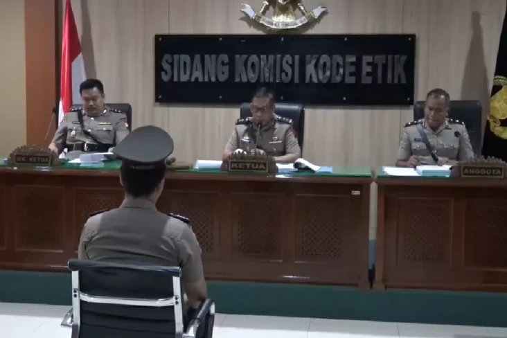 Bunuh Bayi Hasil Hubungan...