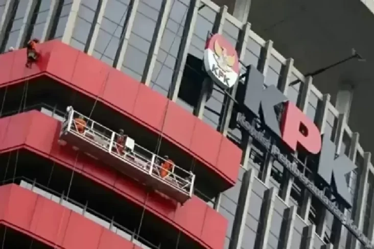 KPK Sita Motor dari...