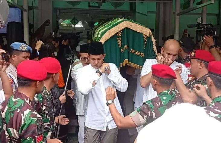 Jenazah Titiek Puspa...