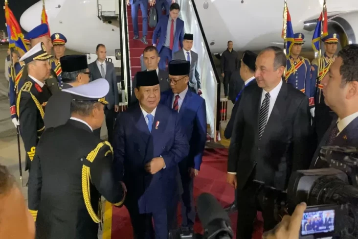 Mahasiswa Indonesia...