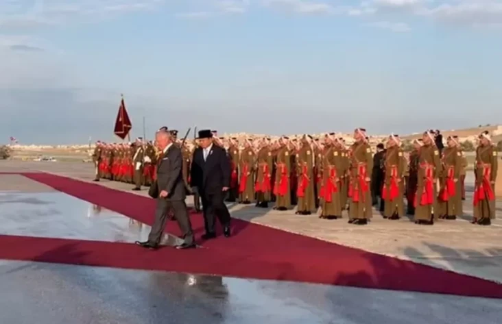Prabowo Disambut Raja...