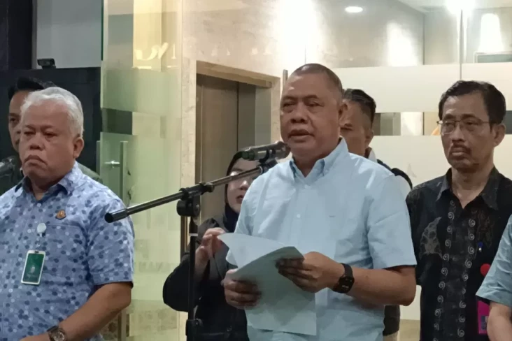 Atur Putusan Perkara...