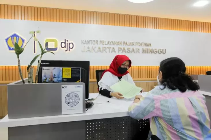 Tersendat Libur Panjang,...