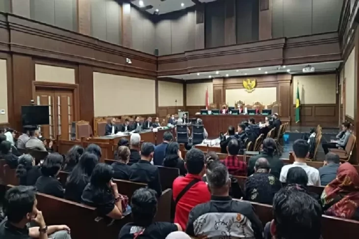 Ikatan Wartawan Hukum...