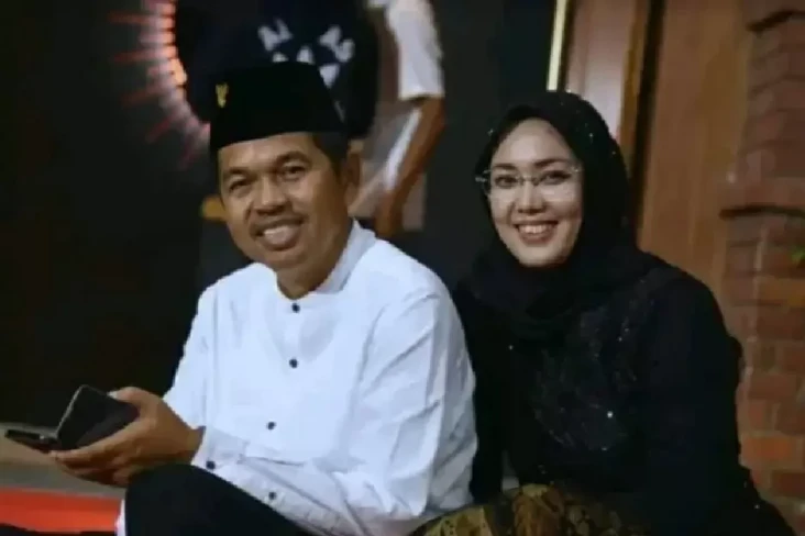Profil Anne Ratna Mustika,...