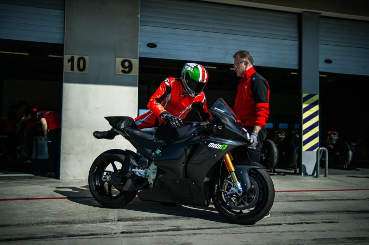 Motor Listrik Ducati...