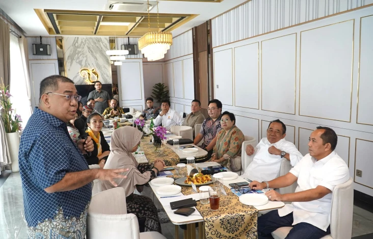 Kadin Gelar Halalbihalal...