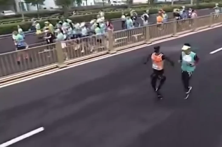 Pertama Kali di Dunia,...