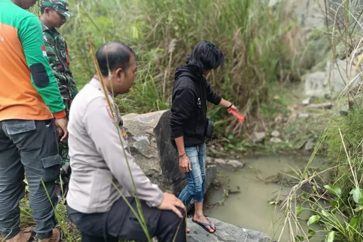 Hendak Panjat Tebing,...