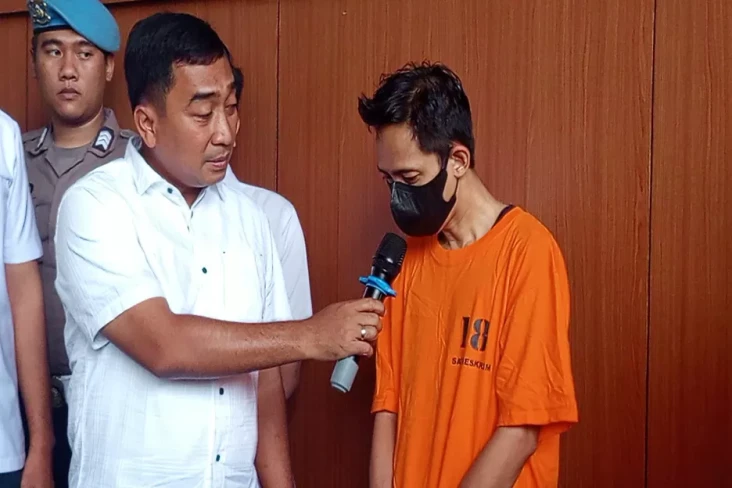 8 Detik Rekam Mahasiswi...