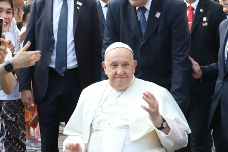 Paus Fransiskus Wafat,...