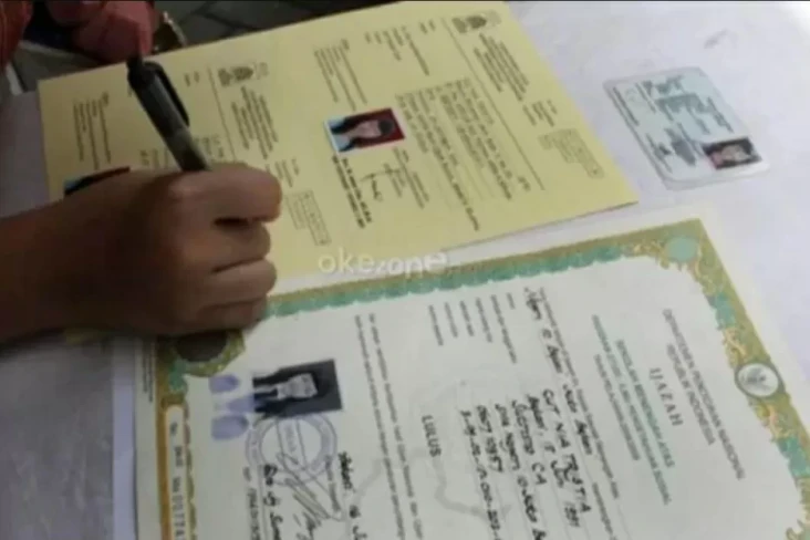 5 Ciri-ciri Ijazah Kuliah...