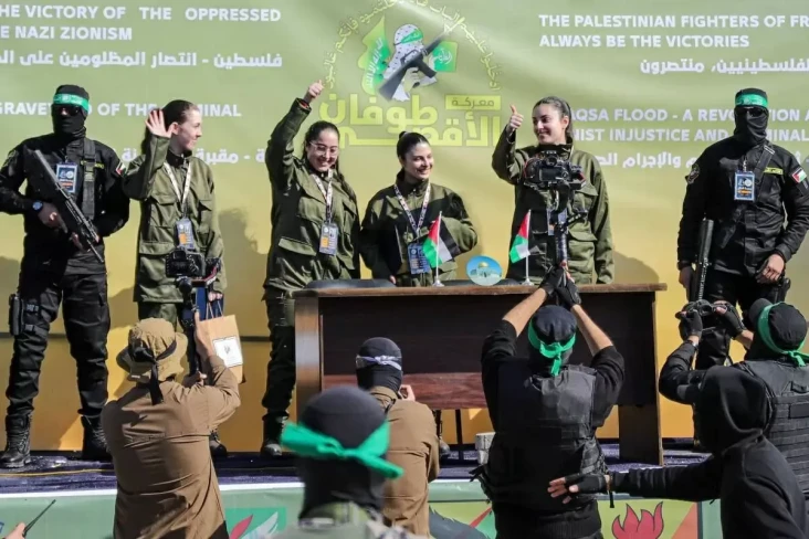 70 Eks Tentara Wanita...