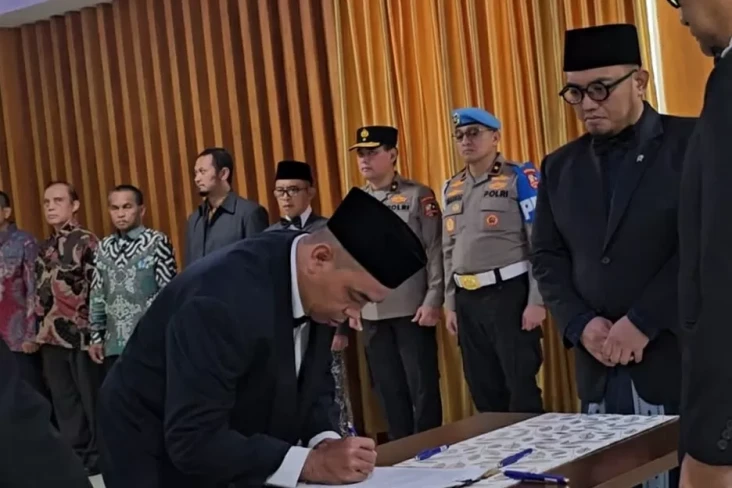 Harun Al Rasyid Jadi...