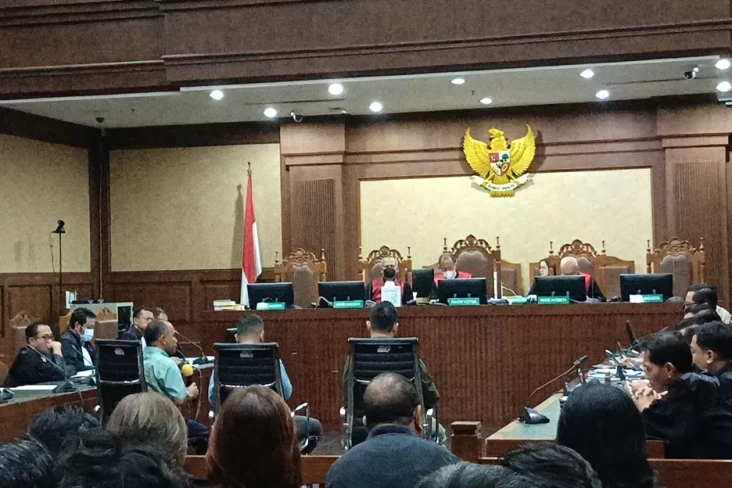 Kesaksian dan BAP Berbeda,...