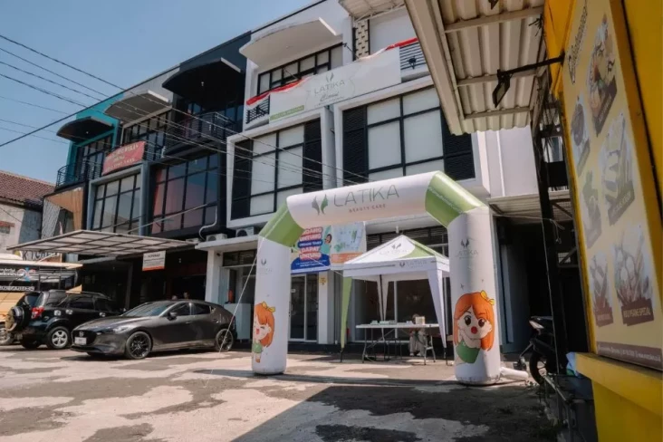Latika Beauty Care dari...