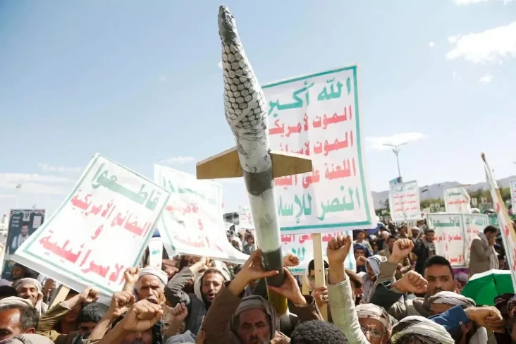 Houthi Yaman Tembak...