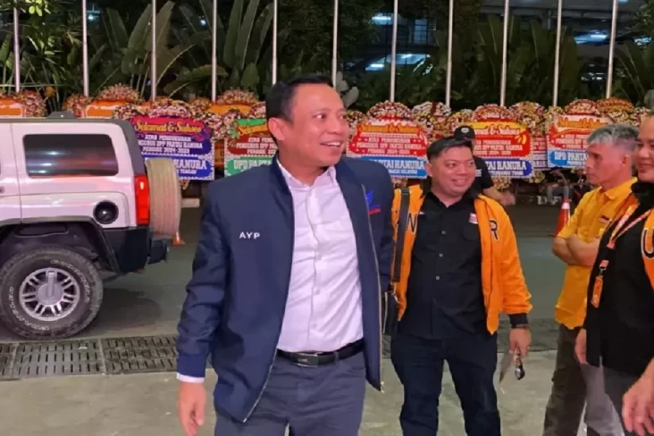 Hadiri Pelantikan Pengurus...