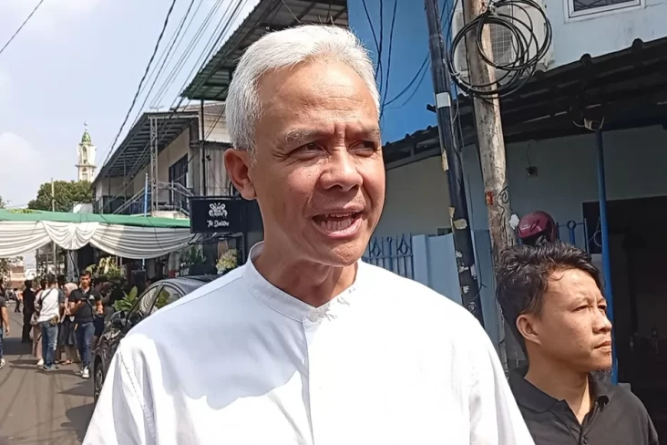 Purnawirawan TNI Tuntut...