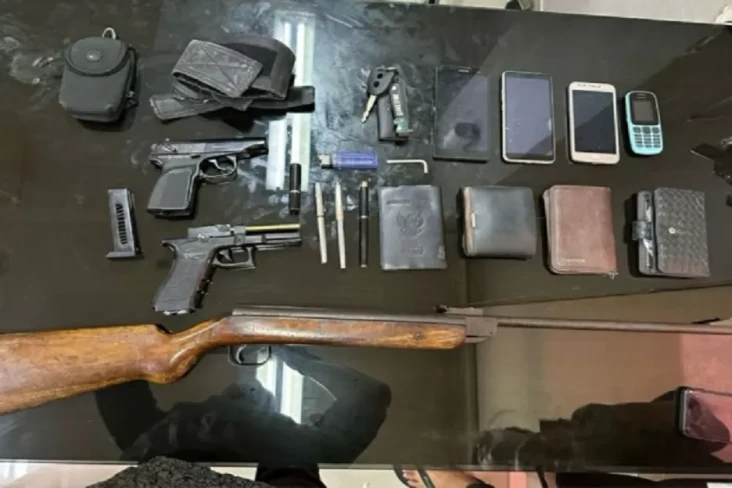 Pengacara Bawa Pistol...
