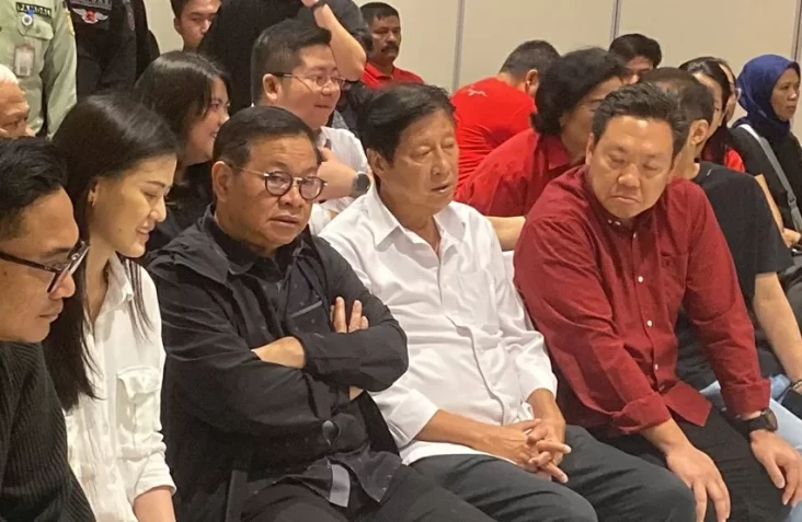 Pramono Anung Ditemani...